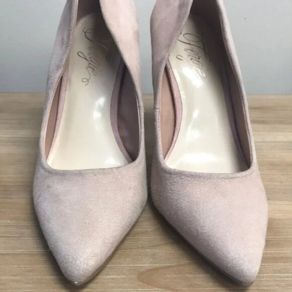 Fergie Women’s Acapella Pump - Picture 4 of 6